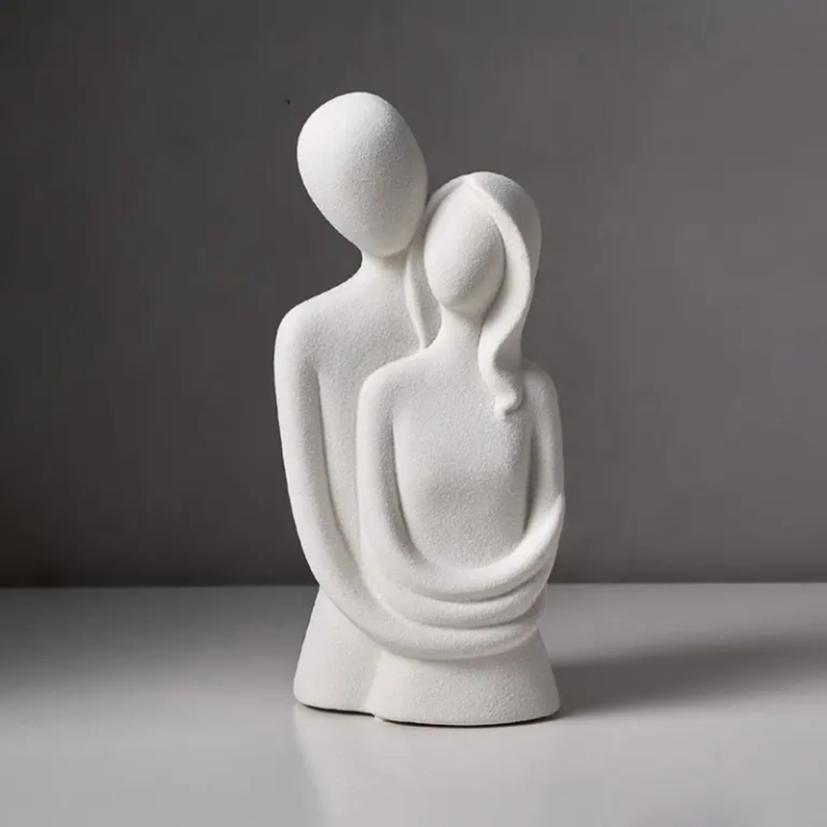 SoulNest - Abstract paarsculptuur met verbonden gebogen lichamen en langwerpige vormen