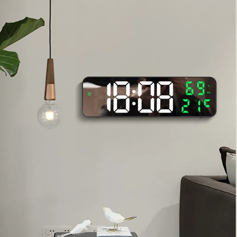 NovaClock - Moderne digitale wandklok met milieudisplay