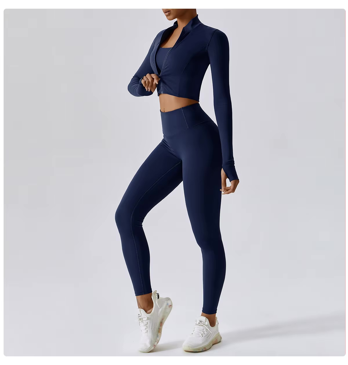 Nova – Stijlvolle driedelige workoutset met top met rits