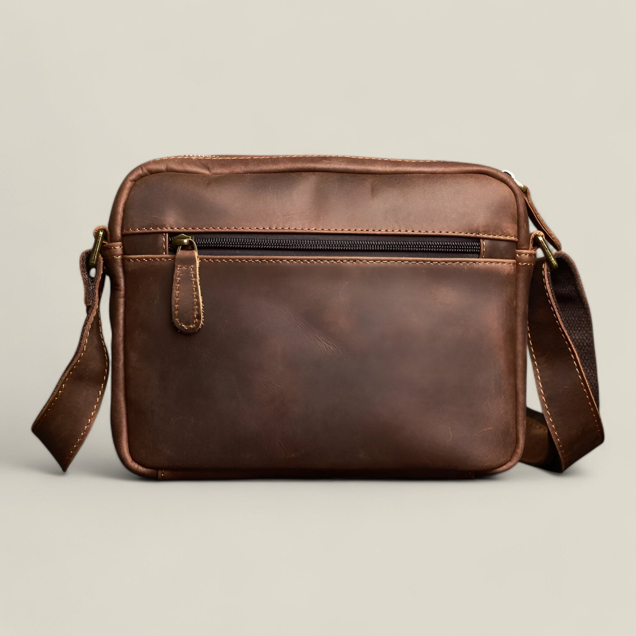 David - Elegante vintage schoudertas met een ruim ontwerp en stijlvolle afwerking