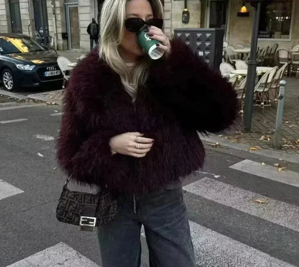 Mila - Jas met lange mouwen, dikke bontvoering en casual elegantie