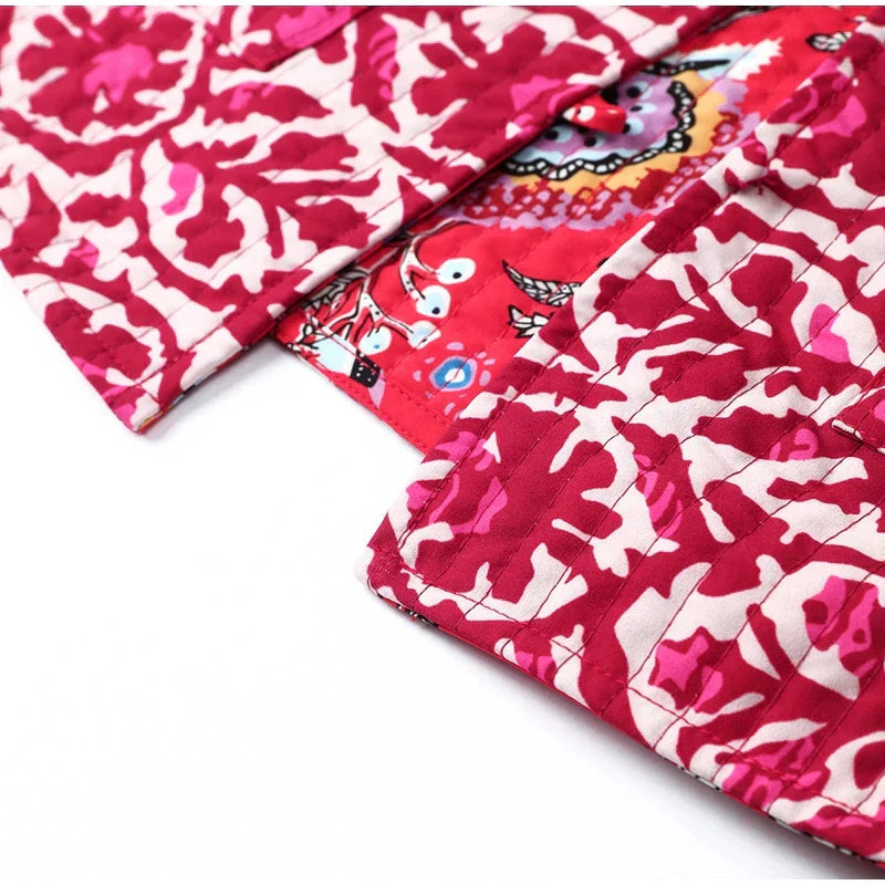 Ashley – Trendy mouwloos vest met hoge kraag en bloemenprint