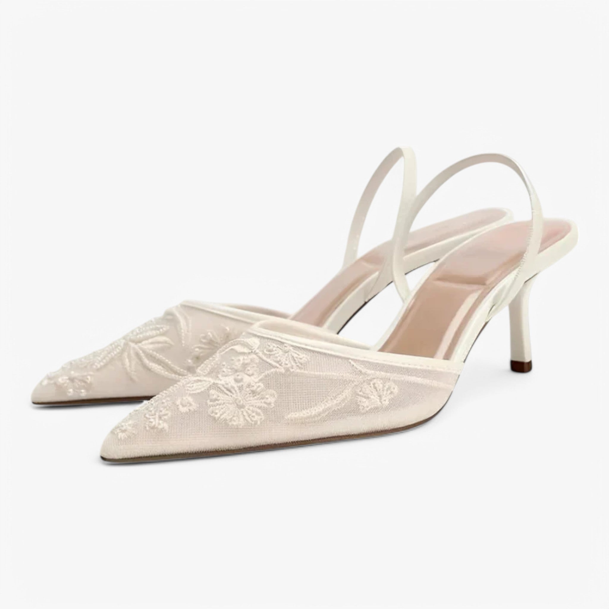 Diana – Elegante puntige hakken met bloemenborduursel en comfortabele pasvorm