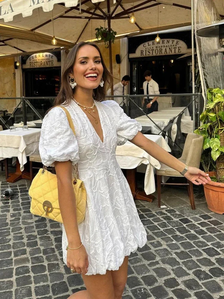 Amelia - Elegante witte jurk met een chique en speelse touch