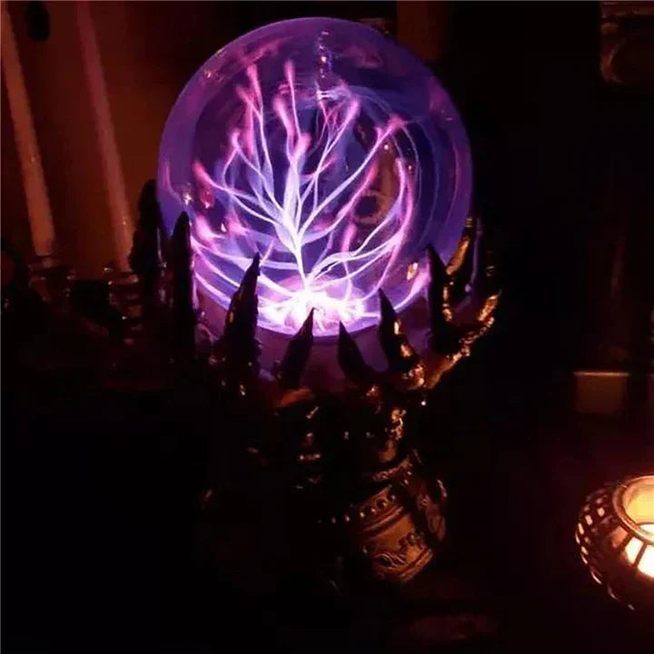 DarkAura - Gotische skelet handlamp met gloeiende kristallen bol
