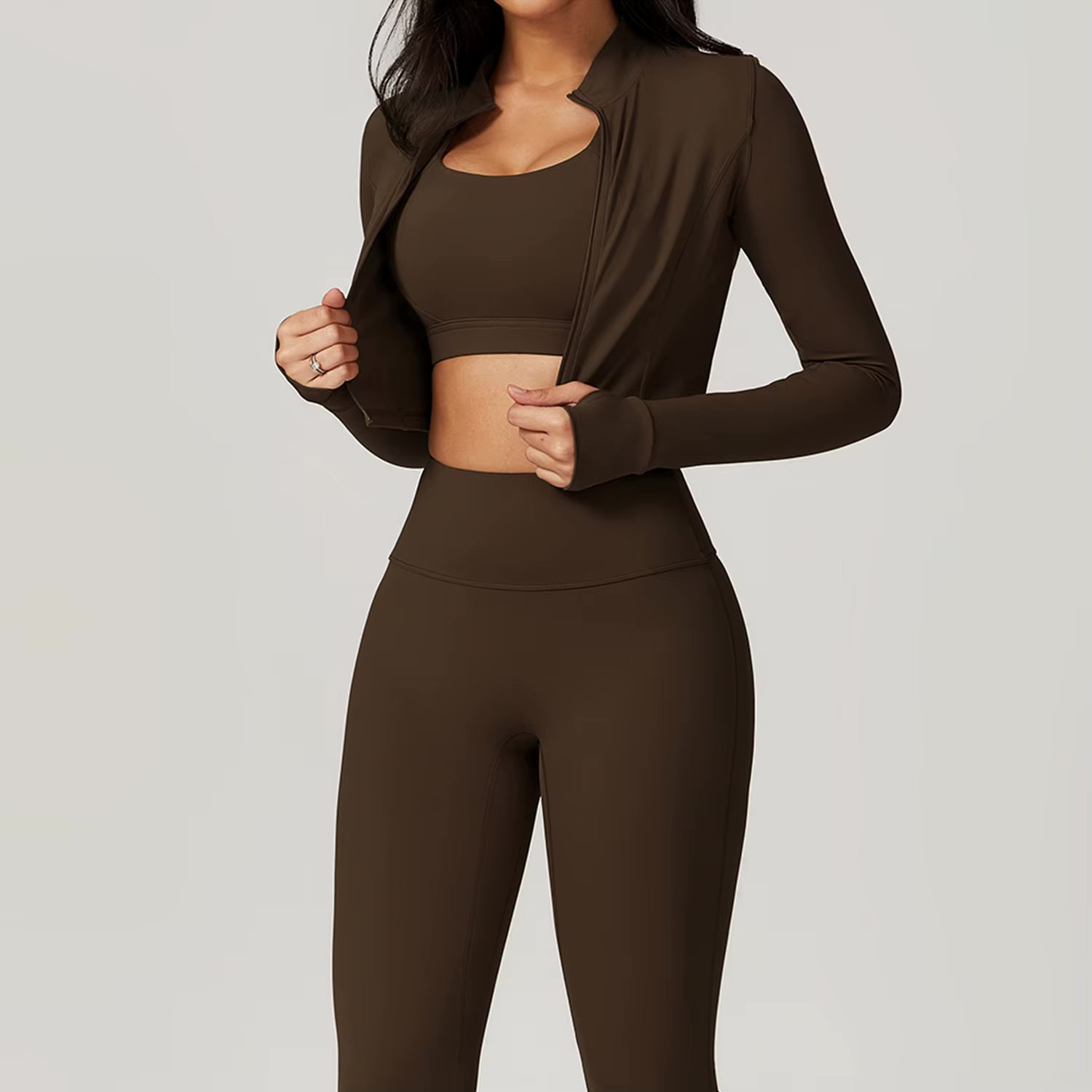 Nova – Stijlvolle driedelige workoutset met top met rits
