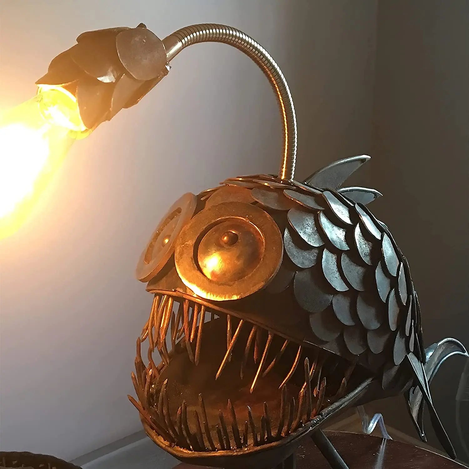 GlowFish - Retro zeeduivel tafellamp met uniek ontwerp