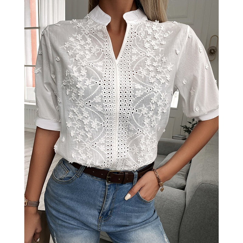 Sophia - Elegante blouse met V-hals en knoopsluiting voor