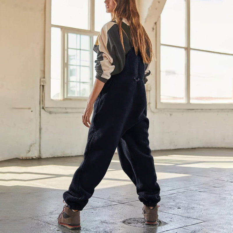 Berit - Corduroy jumpsuit met verstelbare bandjes en wijde pijpen