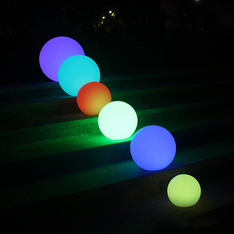 GlowSphere - Decoratieve LED-lichtbollen voor een dynamische buitenambiance