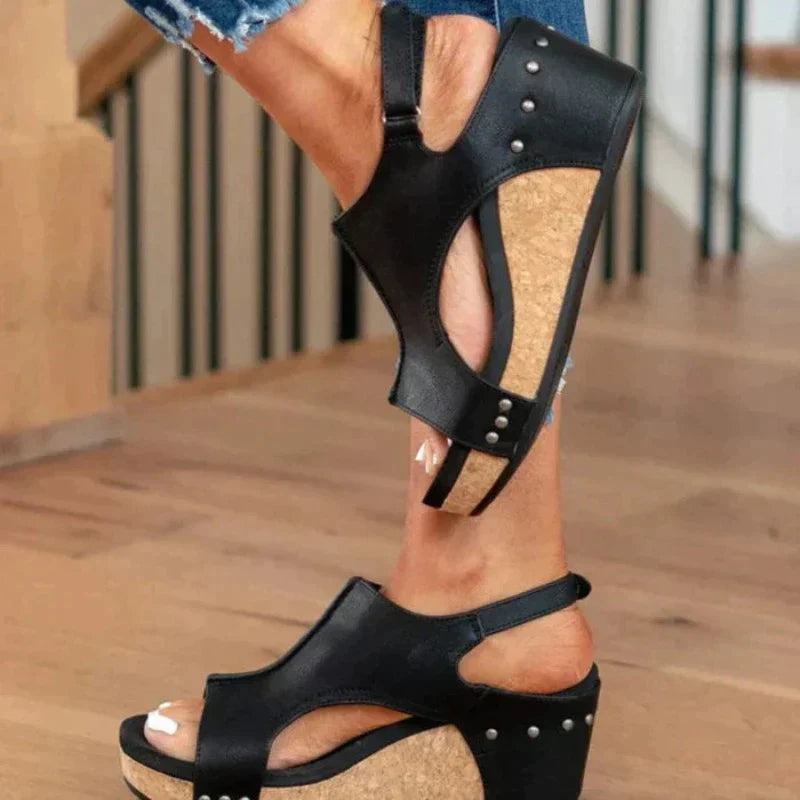 Melania - Casual sandalen met sleehak, achterband en gewatteerde zool