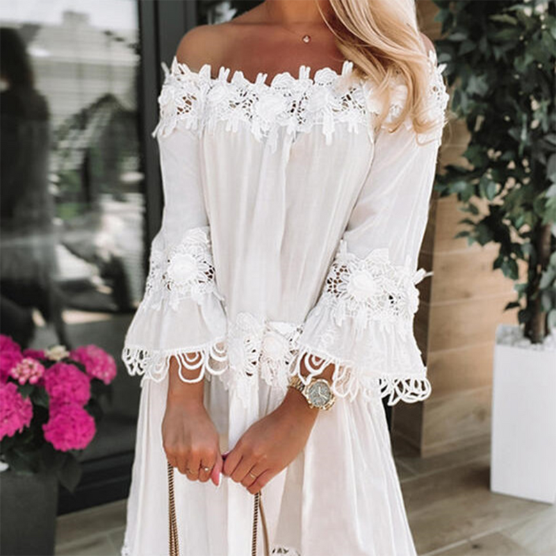 Naina - Elegante off-shoulder jurk met bloemen en kantaccenten