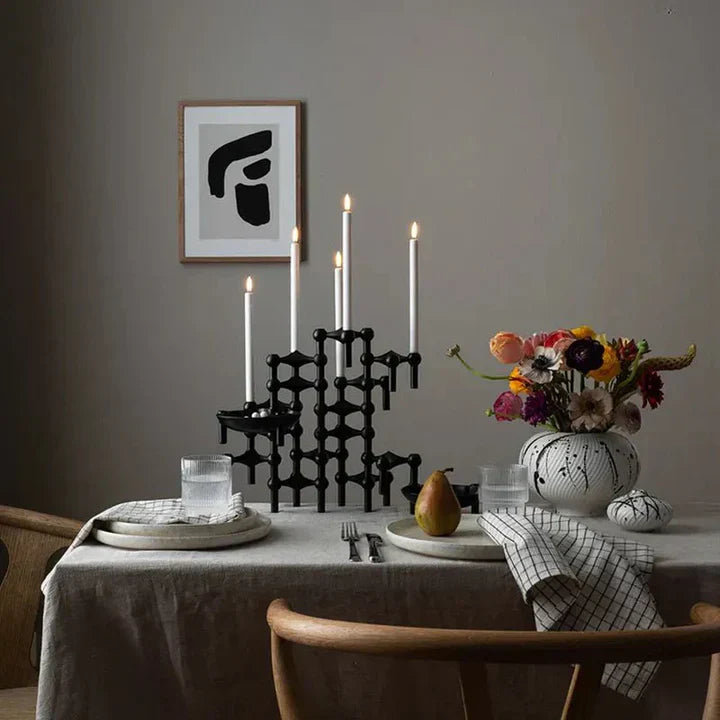 AlmaGlow – Moleculaire kandelaar met gouden afwerking voor moderne en elegante interieurdecoratie