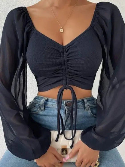 Luna – Chique top met lange mouwen en vierkante halslijn