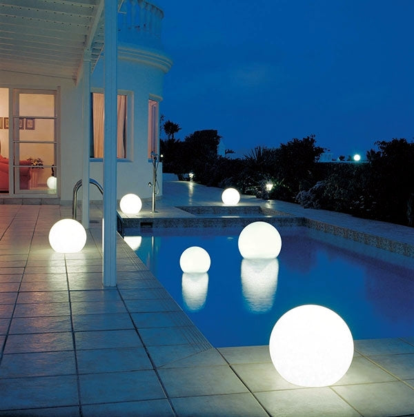 GlowSphere - Decoratieve LED-lichtbollen voor een dynamische buitenambiance