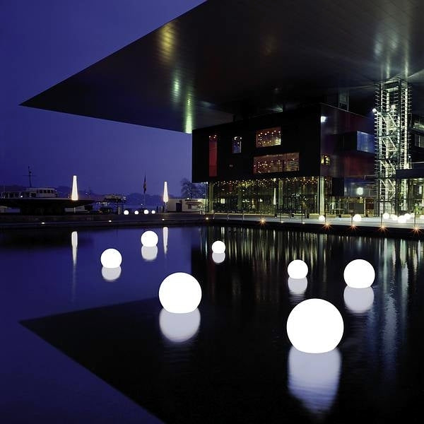 GlowSphere - Decoratieve LED-lichtbollen voor een dynamische buitenambiance