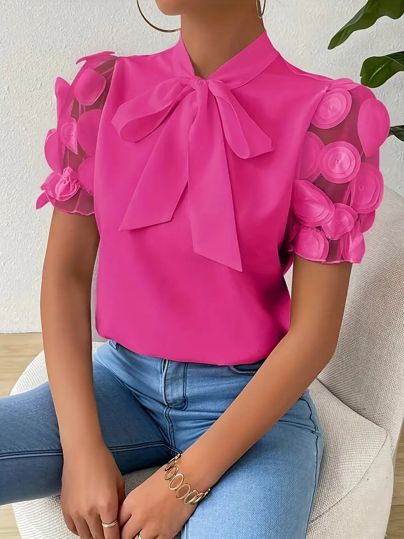 Lina – Elegant Korte mouw Blouse met strikdetails en relaxte pasvorm