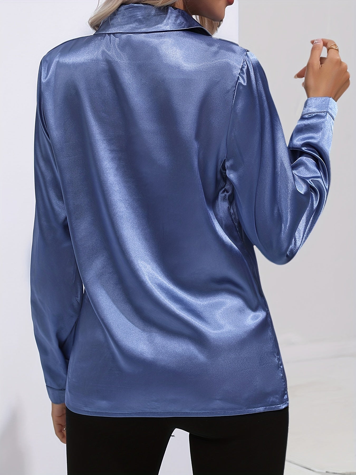 Leona - Casual Satijnen Blouse met een Verfijnde Glans