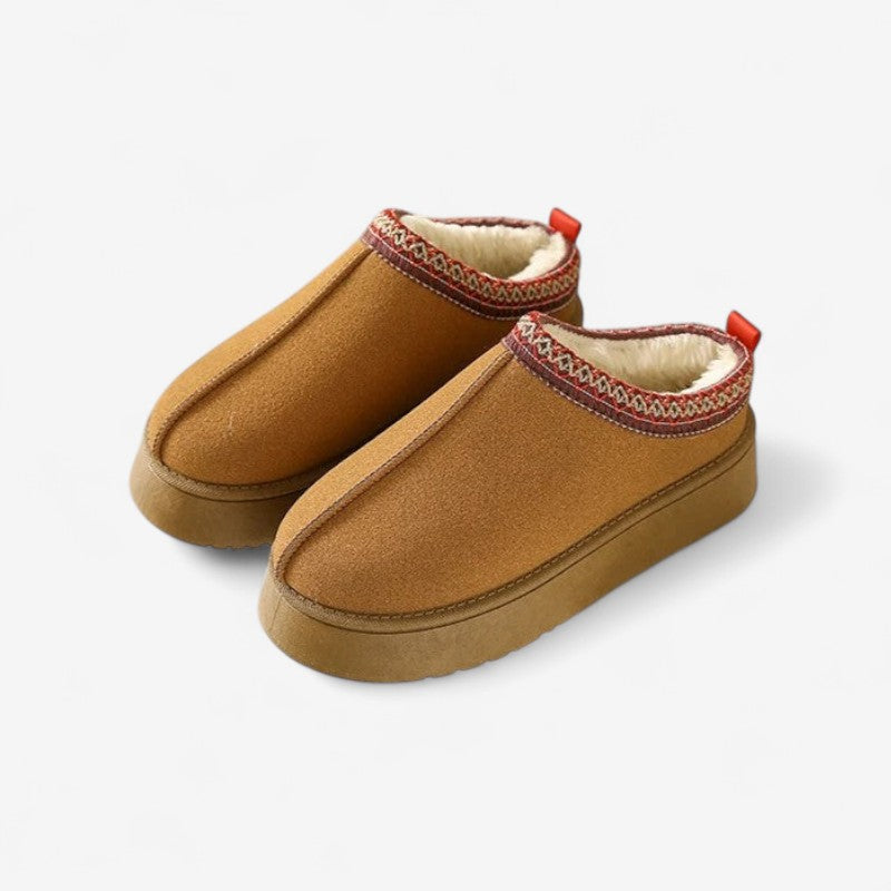 Naomi - Ronde Teen Slippers met Slip On en Geborduurd Ontwerp