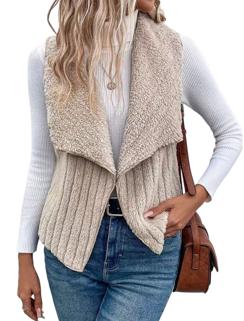Mira – Stijlvol mouwloos teddyvest met gedrapeerde kraag en geribbelde look
