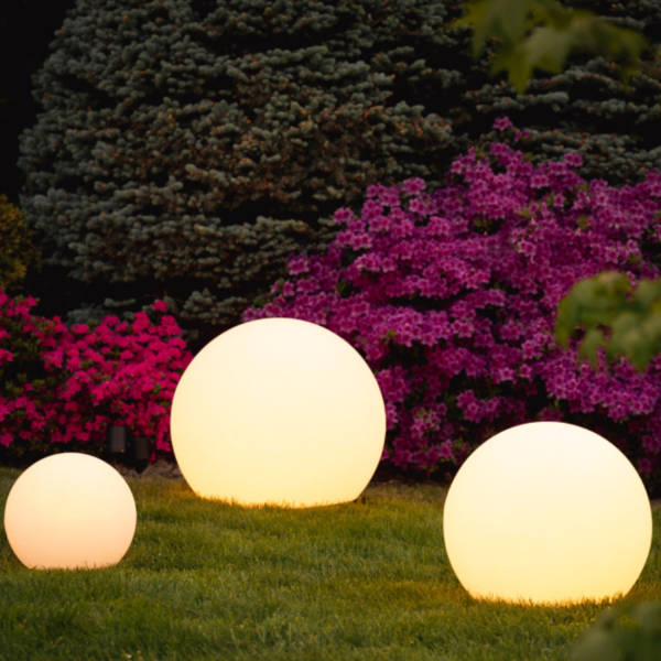 GlowSphere - Decoratieve LED-lichtbollen voor een dynamische buitenambiance