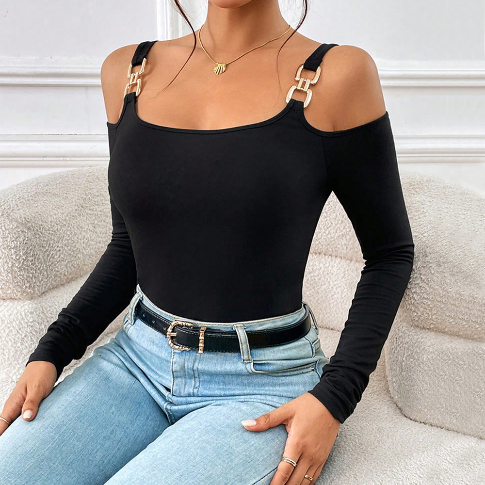 Velmora - Off-Shoulder Top met stijlvolle metalen haak