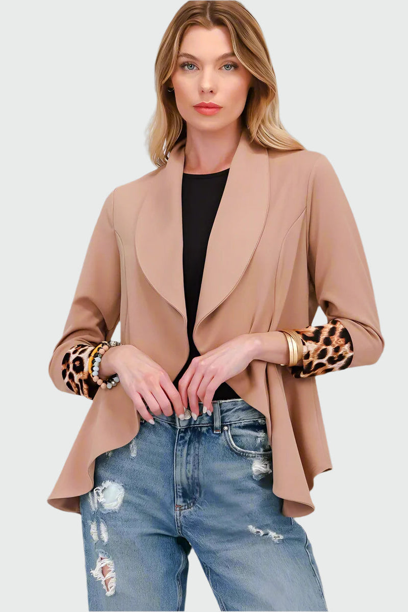Amara - Modren open voorkant blazer met opgerolde mouwen en comfortabele pasvorm