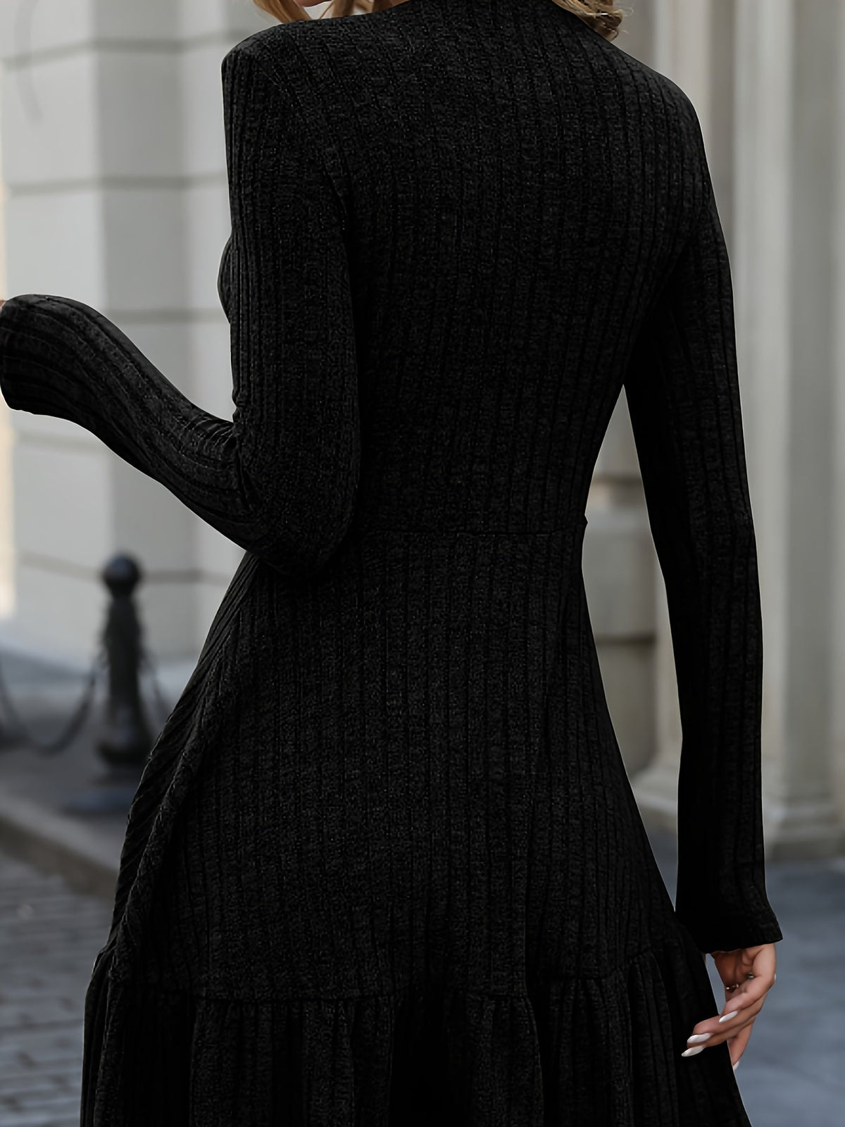 Isabella -  Moeiteloze elegantie in een zacht gebreide sweaterjurk