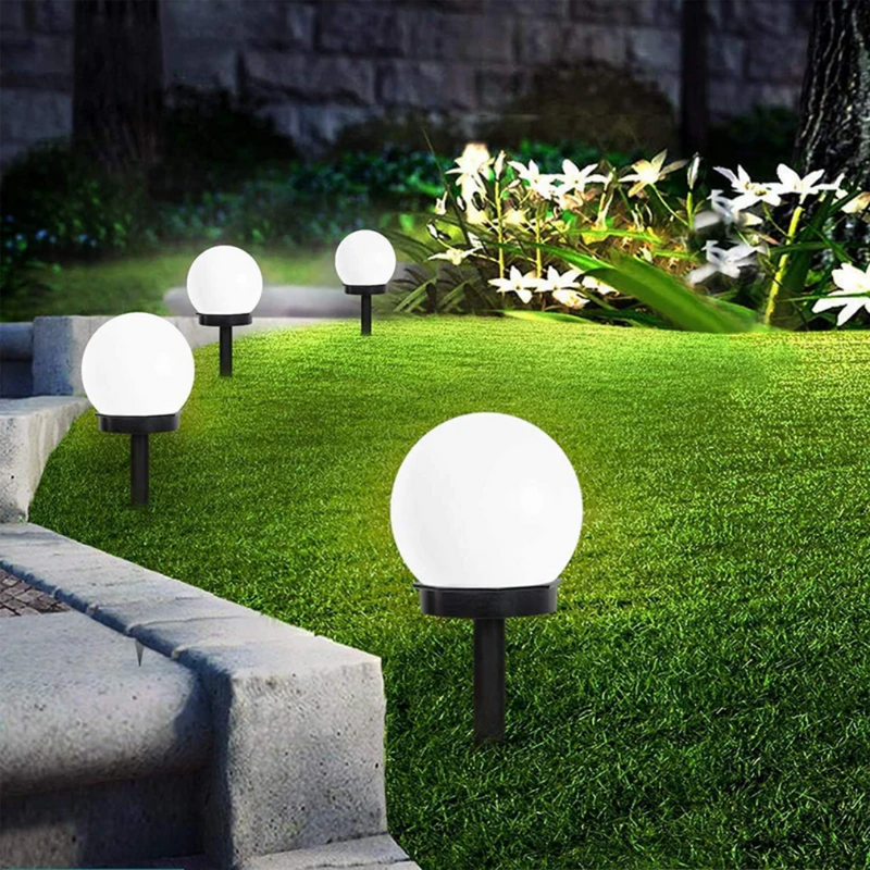 SunLuxe - Elegante zonnetuinverlichting met lichtgevende bollen en een modern design