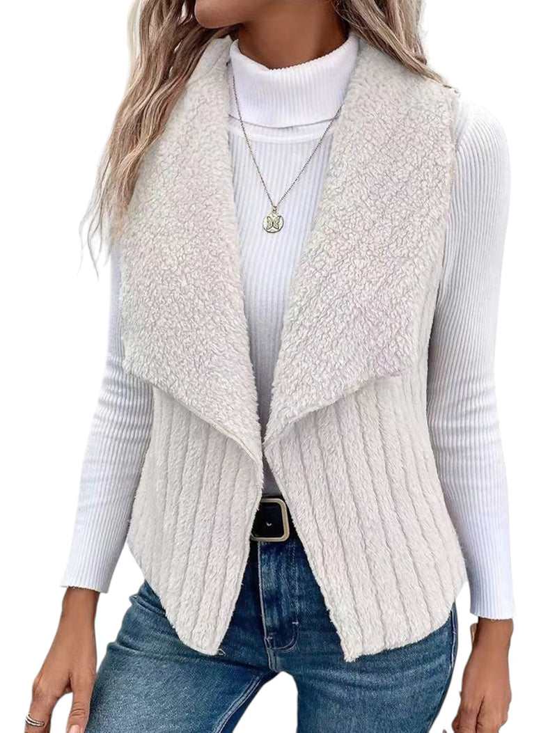 Mira – Stijlvol mouwloos teddyvest met gedrapeerde kraag en geribbelde look