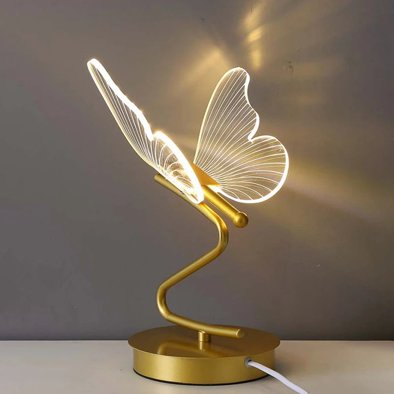 ButterGlow - Luxe vlindertafellamp met gebogen voet en gelaagde gevleugelde accenten