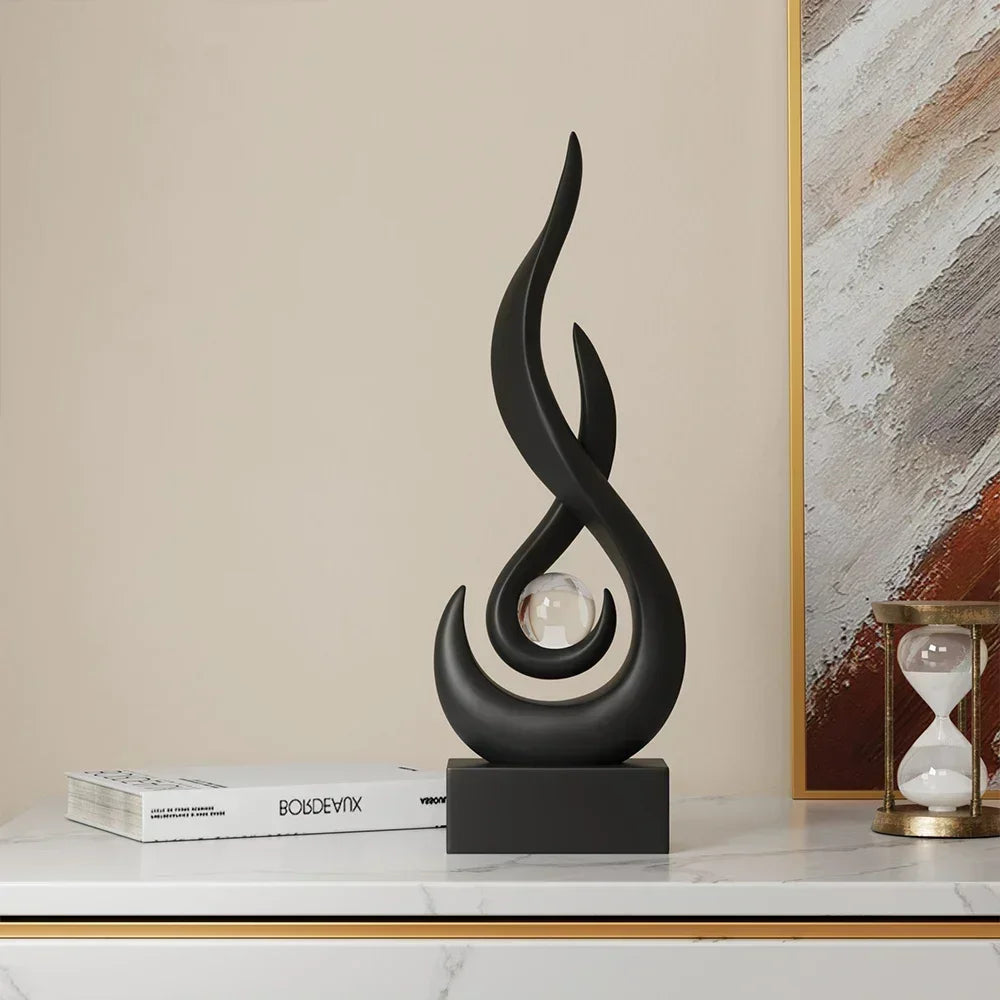 ArteFlare - Abstract vlamsculptuur met open centrum en glad gebogen lichaam