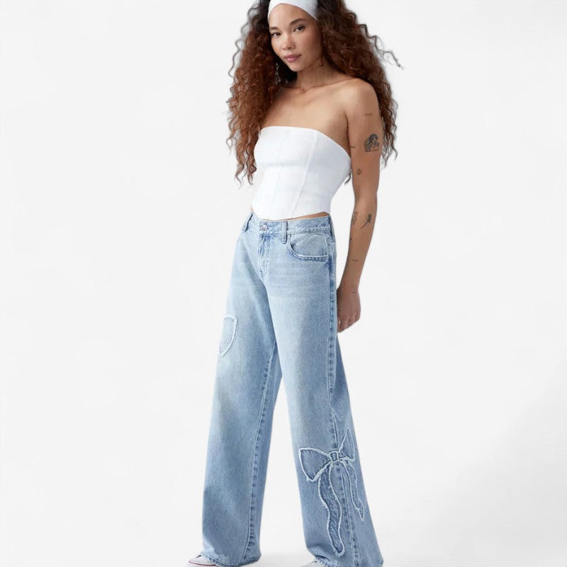 Sarah – Wijde Spijkerbroek met Borduursel en Zakken