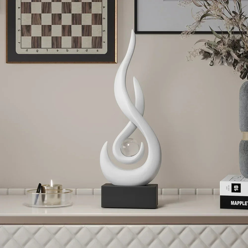 ArteFlare - Abstract vlamsculptuur met open centrum en glad gebogen lichaam