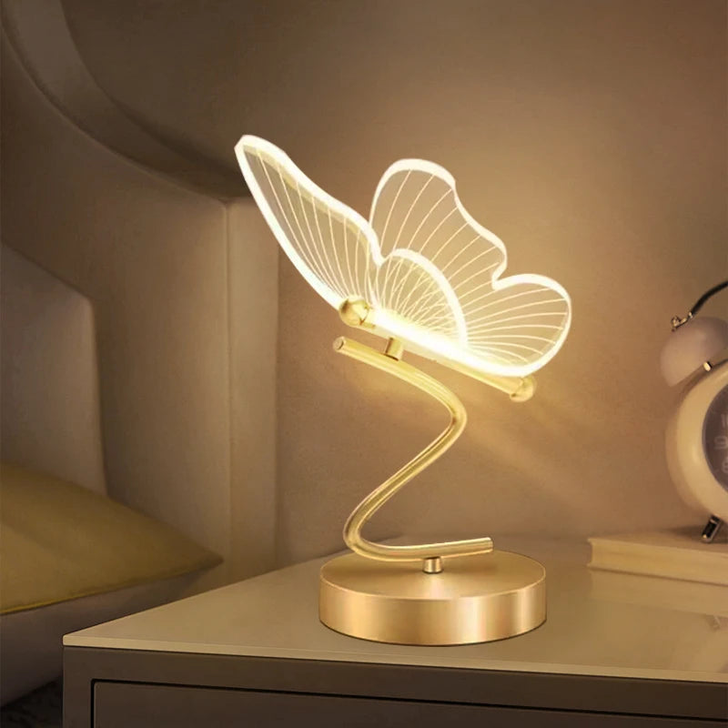 ButterGlow - Luxe vlindertafellamp met gebogen voet en gelaagde gevleugelde accenten