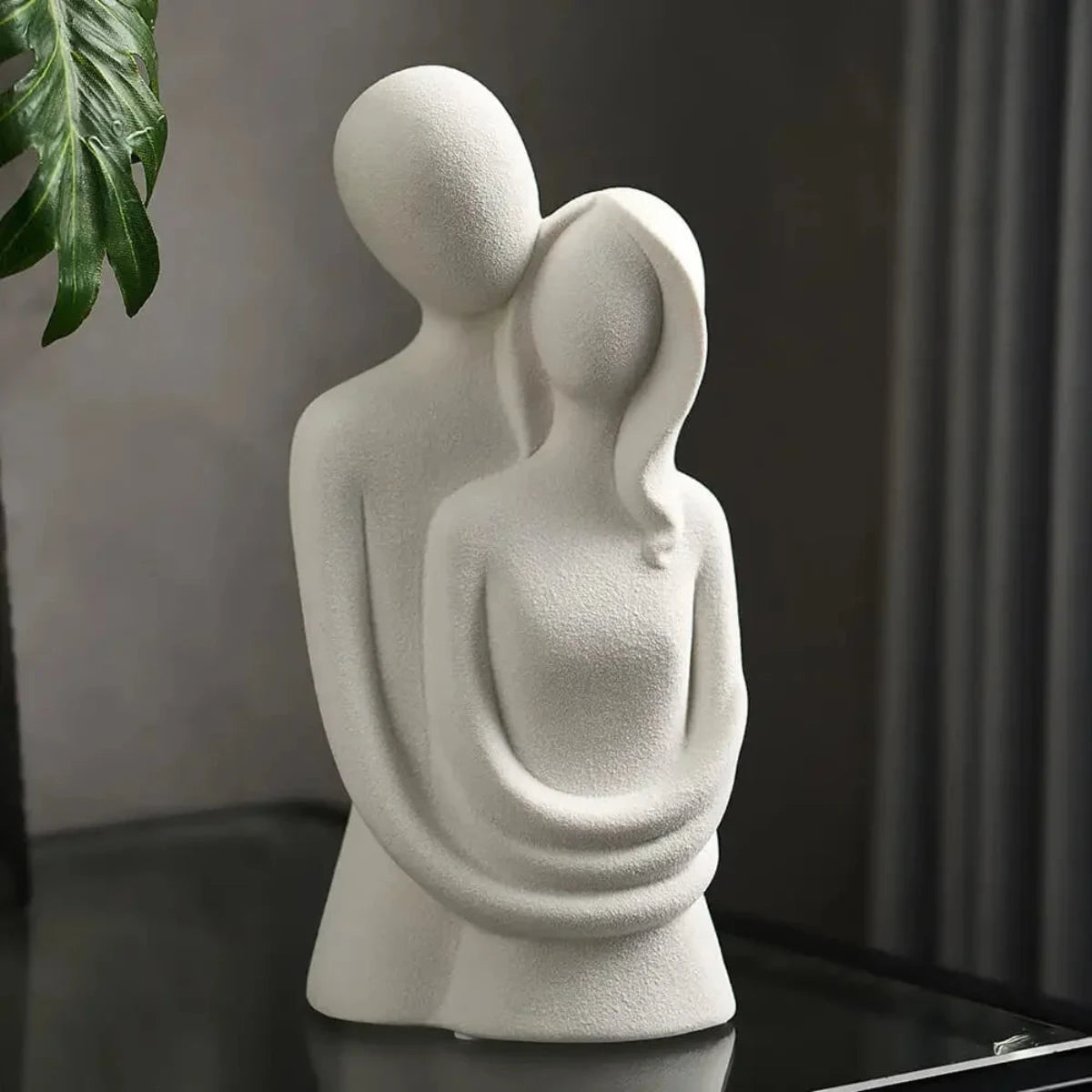 SoulNest - Abstract paarsculptuur met verbonden gebogen lichamen en langwerpige vormen