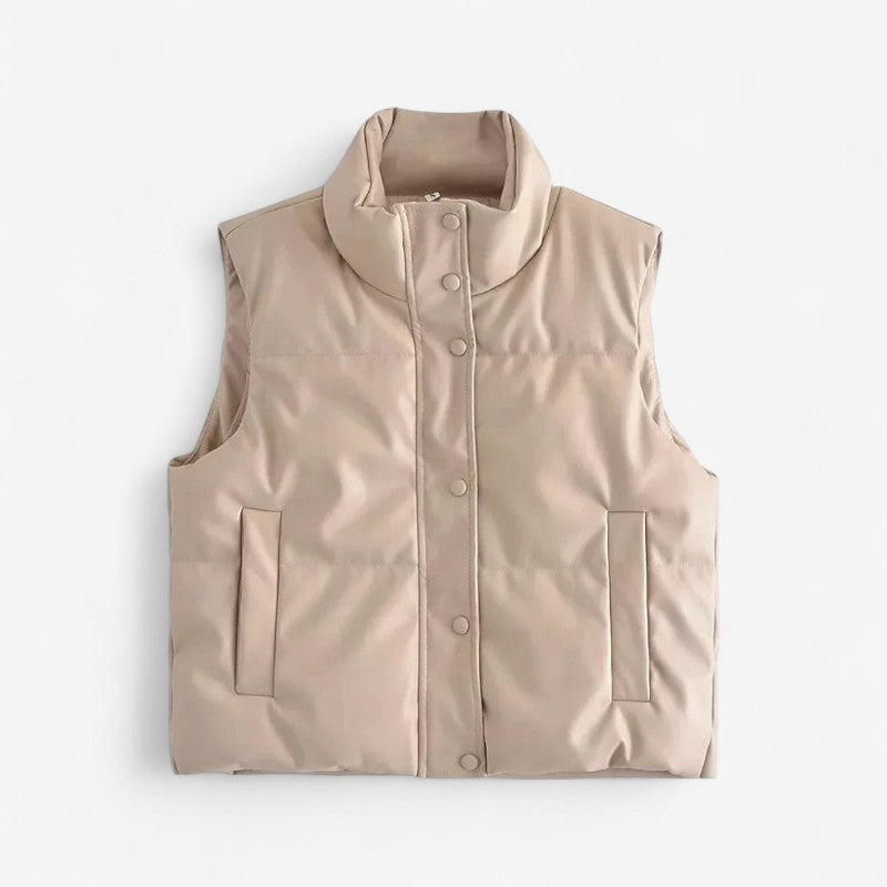 Chloe – Mouwloos Gewatteerd Vest met Knopen aan de Voorkant en Zijzakken