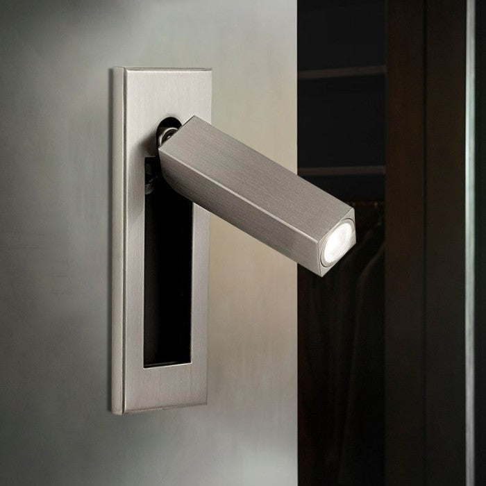 NovaGlow - Moderne wandlamp met verstelbare lichtbundel en handige uitschuifbare schakelaar