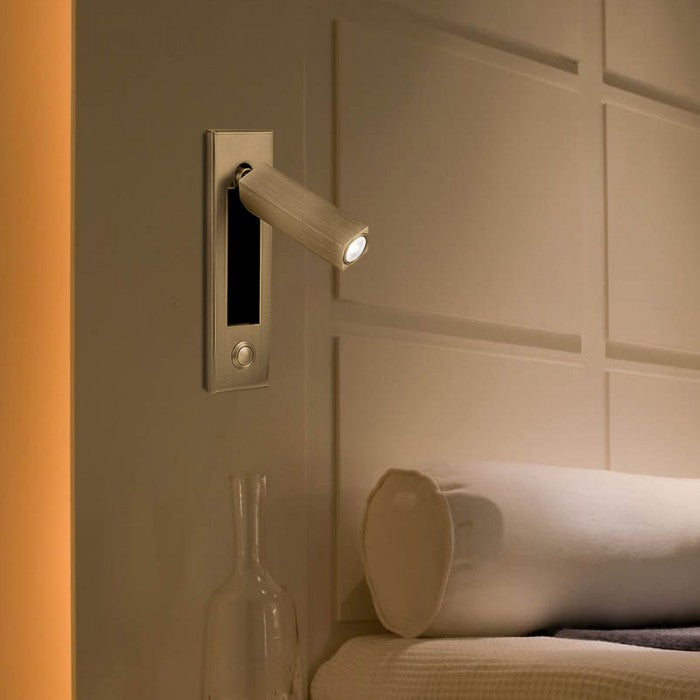 NovaGlow - Moderne wandlamp met verstelbare lichtbundel en handige uitschuifbare schakelaar