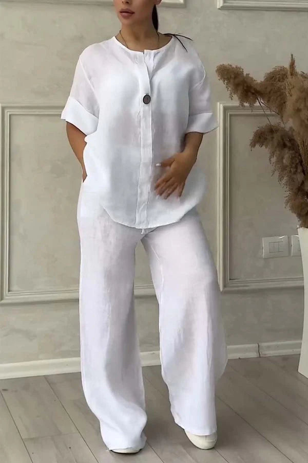 Emily - Chique, relaxte tweedelige set met een overhemd met knoopsluiting en een broek met wijde pijpen