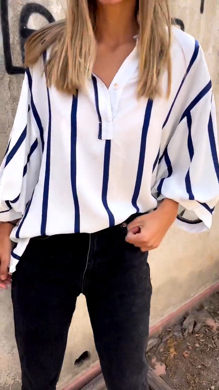 Olivia – Gestreepte blouse met knoopjes aan de voorkant en lange mouwen