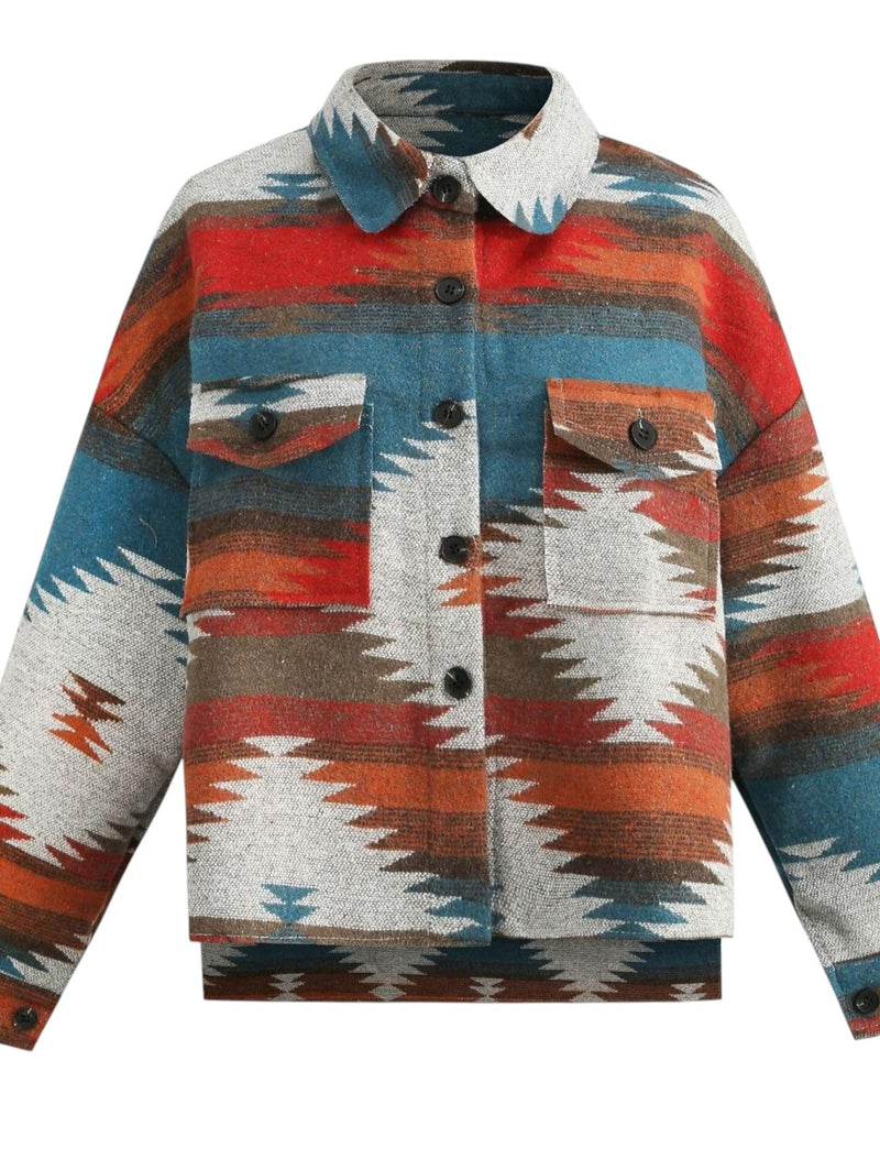 Rachel – Oversized jasje met knopen, geometrisch patroon en borstzakken