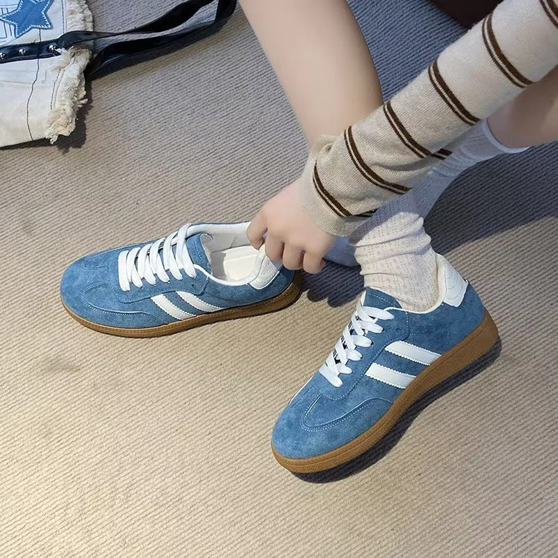 Katherine – Sneakers met Vetersluiting en Ronde Neus en slip on ontwerp