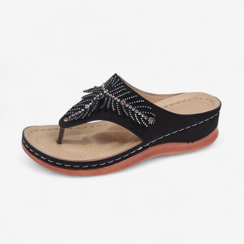 Naomi - Open teensandalen met sleehak en decoratieve accenten