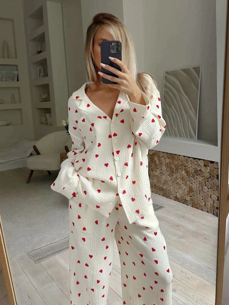 Mia - Trendy pyjama met hartjesprint en lange mouwen