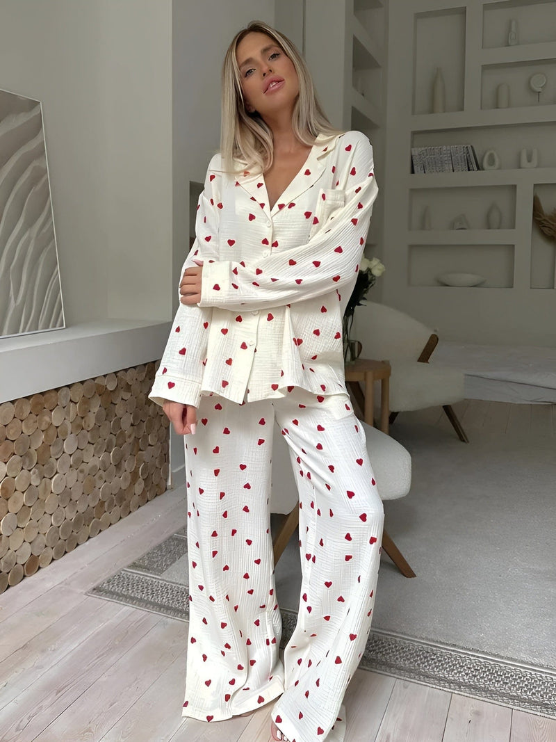 Mia - Trendy pyjama met hartjesprint en lange mouwen