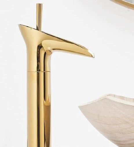 TranquilFlow - Elegante watervalkraan voor ontspannende badkamers