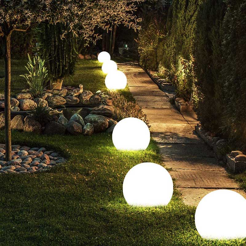 GlowSphere - Decoratieve LED-lichtbollen voor een dynamische buitenambiance