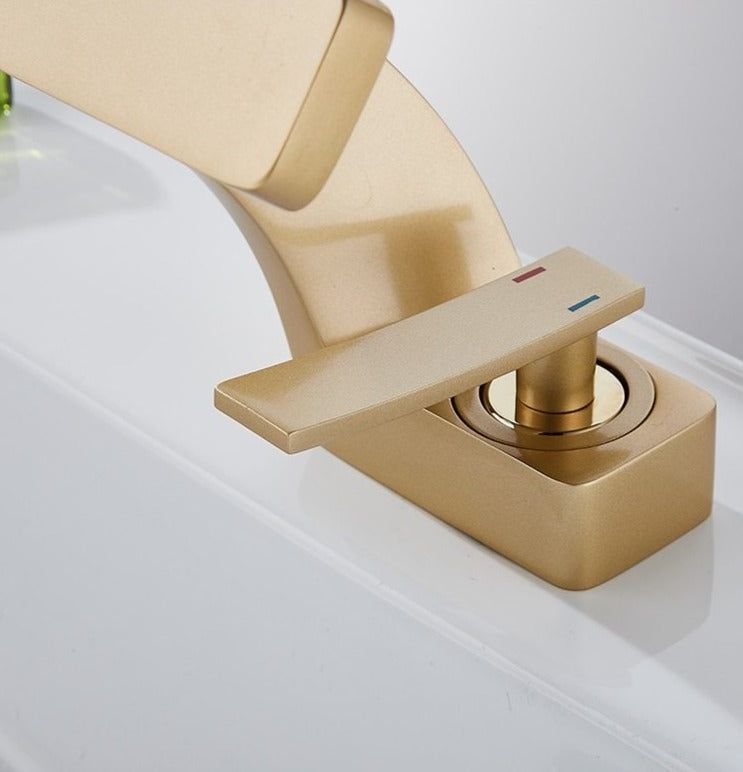SleekFlow - Moderne Gebogen Mengkraan met 360° Draaibare Uitloop