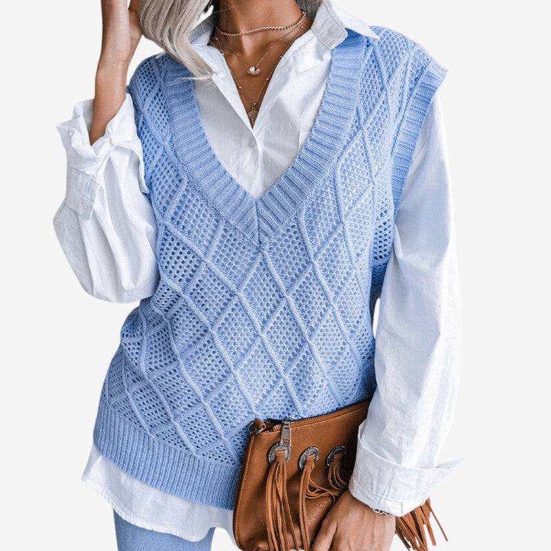 Brinley - Mouwloze Trui met V Hals en Geribbelde Details